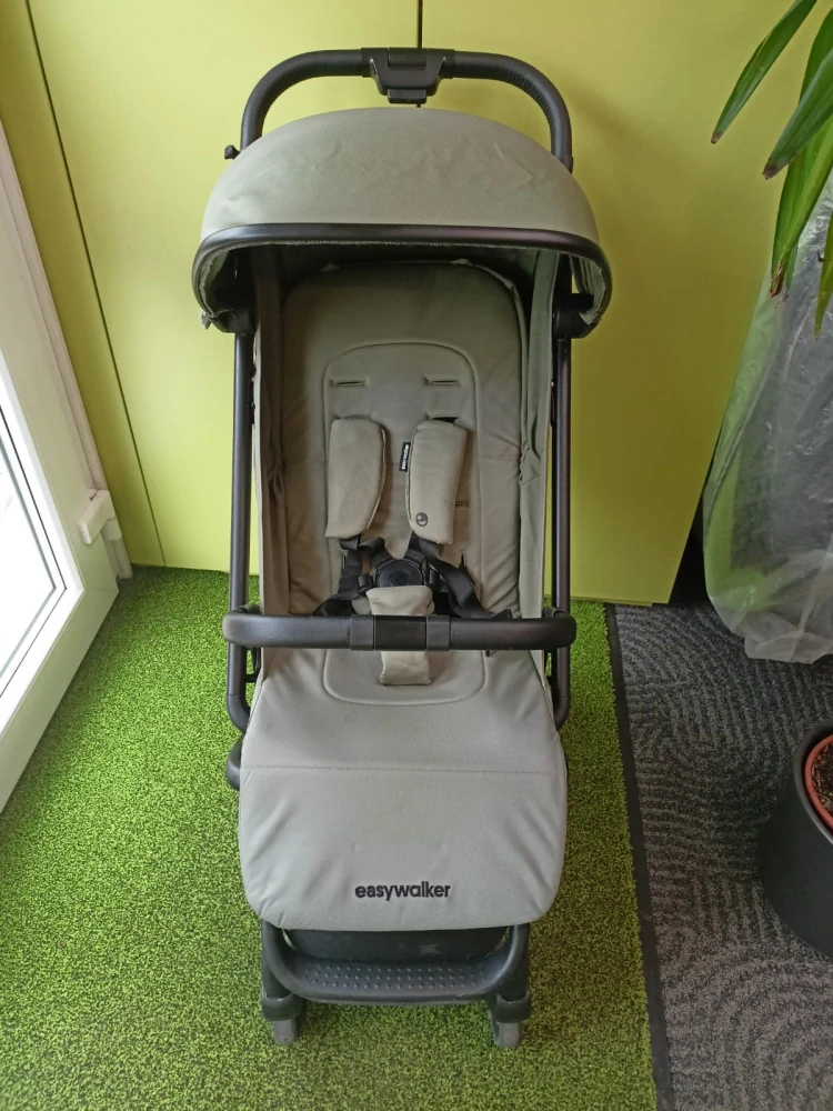 Kočárek cestovní do letadla, půjčení