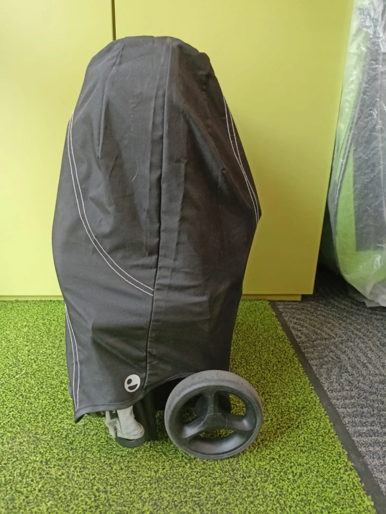 Kočárek cestovní do letadla, půjčení